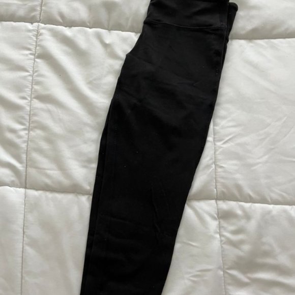 2 Pairs Black TNA Leggings - Picture 3 of 4